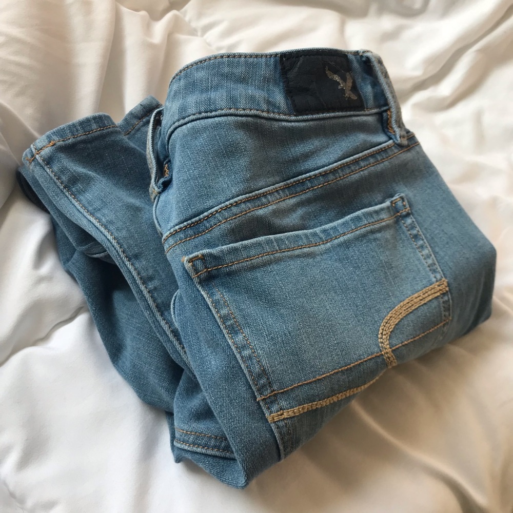 American Eagle Light wash Skinny Jeans / Jeggings